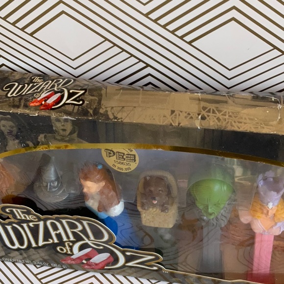 PEZ The Wizard of Oz 60th Anniversary Collector’s Series Memorabilia - Picture 7 of 12